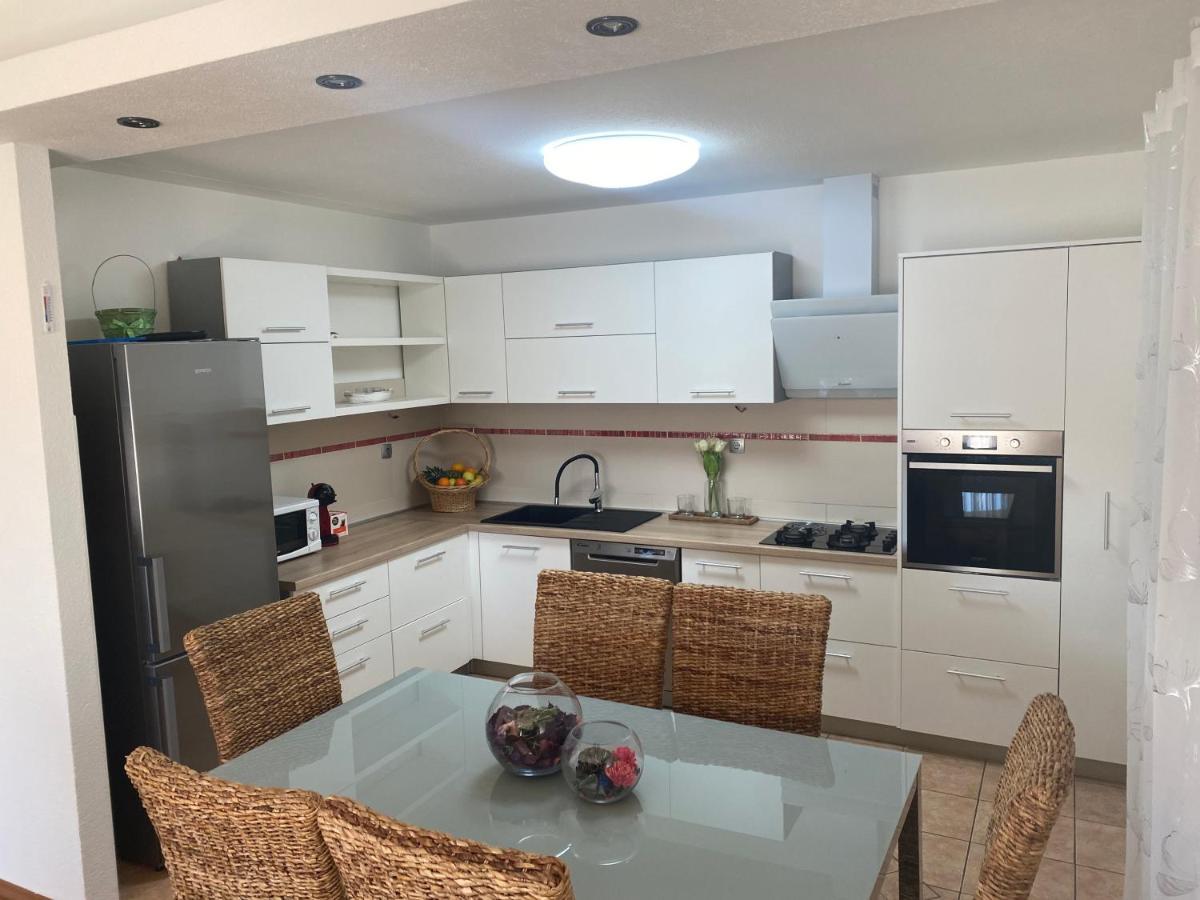 Apartment Tina Рогозница Экстерьер фото