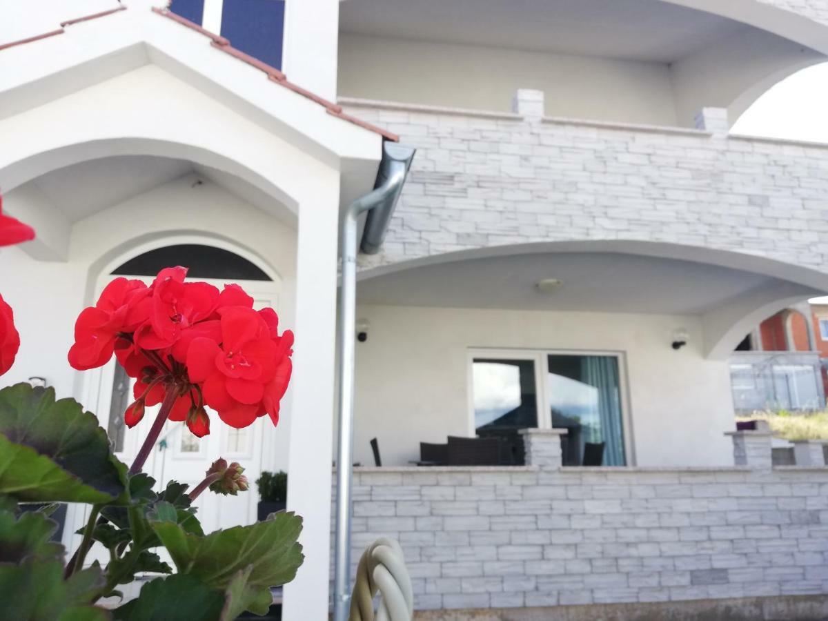 Apartment Tina Рогозница Экстерьер фото